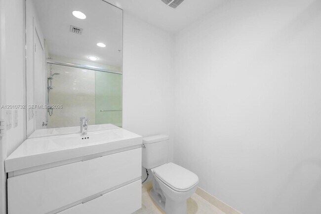 Building Photo - 17301 Biscayne Blvd