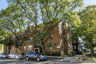 Building Photo - 5 bedroom in Chicago IL 60645