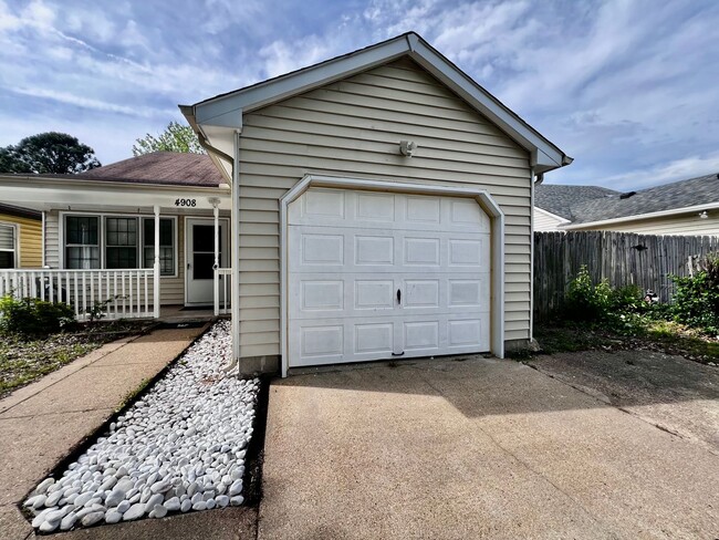 Primary Photo - Beautiful 4 bedroom home in Salem