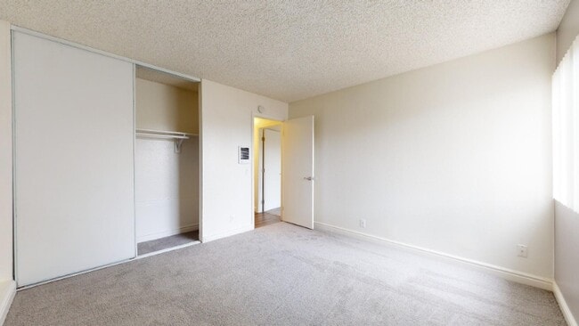 Primary Photo - 180 Canyon Dr