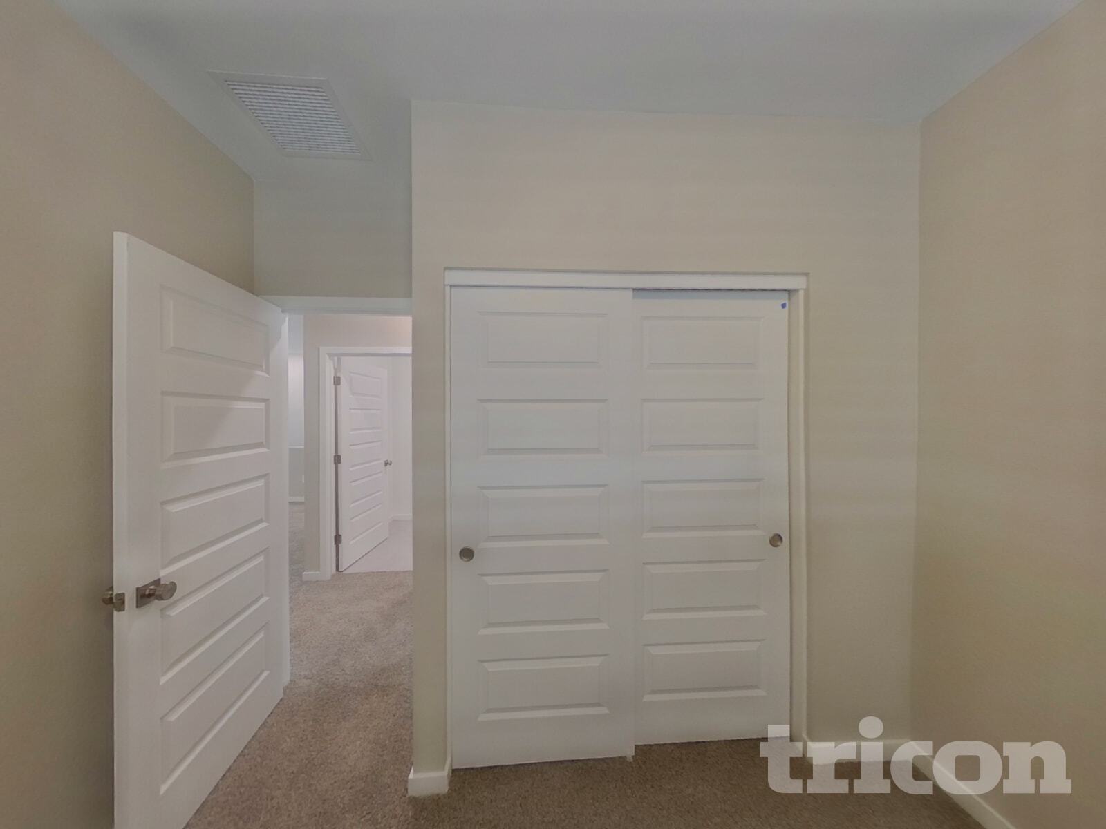 Building Photo - 1318 N Parkcrest