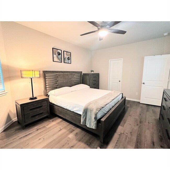 Building Photo - 23607 Lady Capulet Dr
