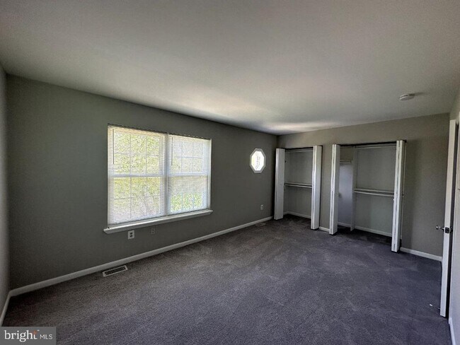 Building Photo - 8121 Fenwick Ct