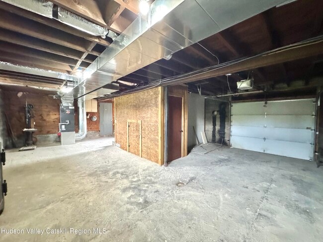 Building Photo - 568 Old Plank Rd