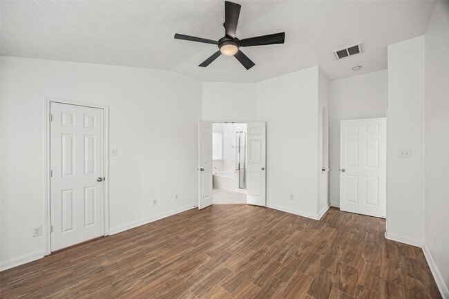 Building Photo - 5427 Stonegate Dr