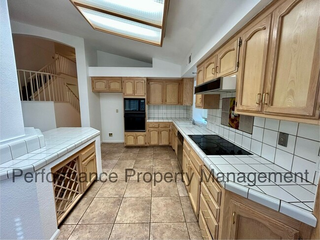 Building Photo - Stunning 4 Bed/3 Bath Home in The Oaks w/ Pool, Solar & $0 Deposit Option