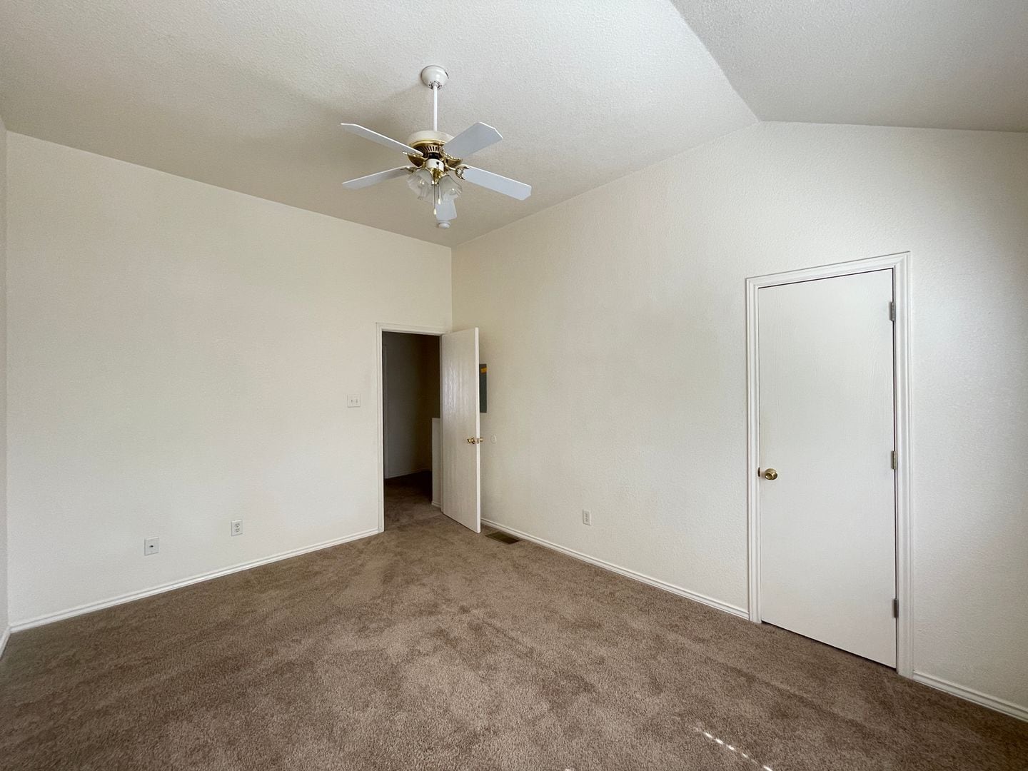 Building Photo - 4505 Deek Dr