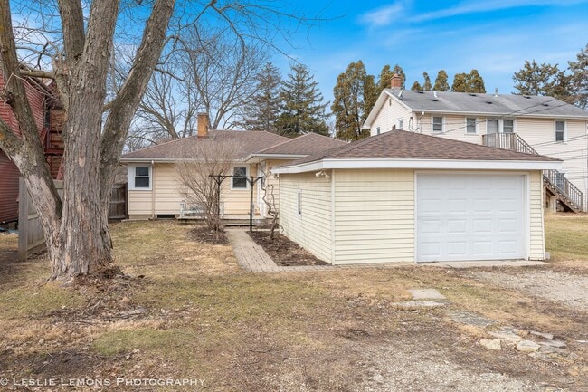 Building Photo - 820 Loomis St