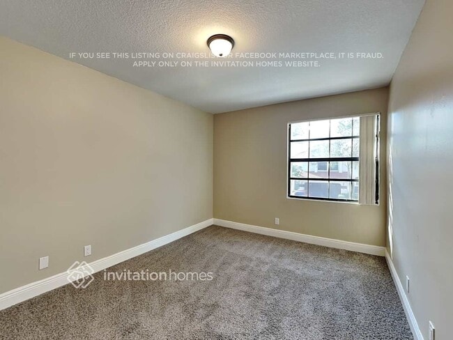 Building Photo - 1240 NW 105th Ave