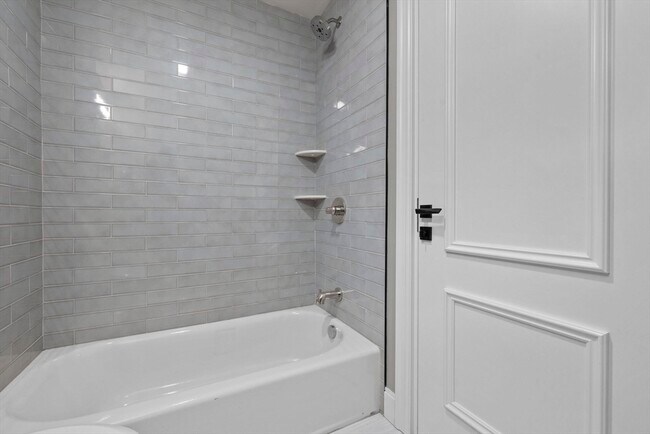 Building Photo - 3 Burke Ln