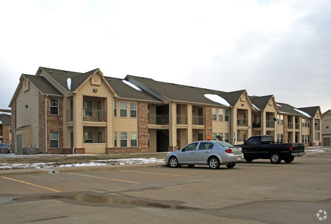 Building Photo - Oak Timbers Skiatook