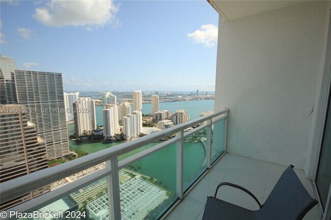 Building Photo - 950 Brickell Bay Dr