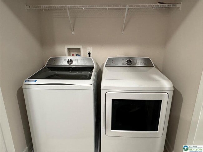 Building Photo - 7634 Clayton Ave