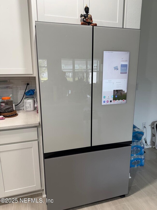 Building Photo - 213 Silver Myrtle Ct