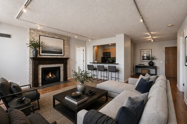 Building Photo - 2800 N Orchard St