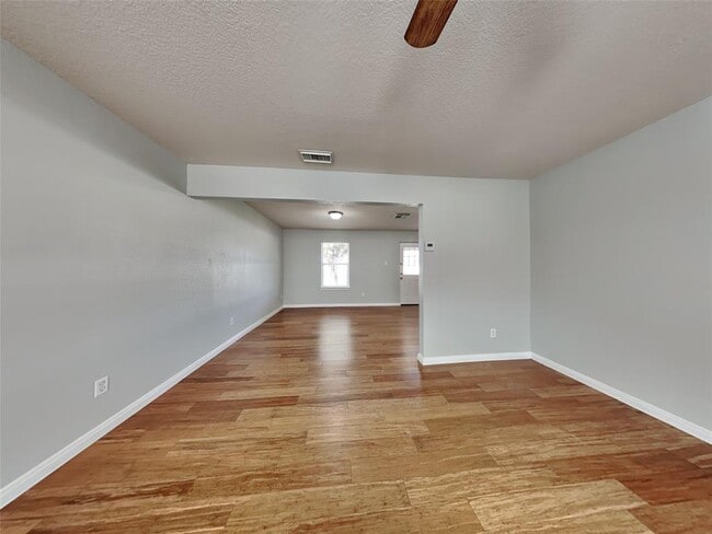 Building Photo - 5003 Hauna Ln