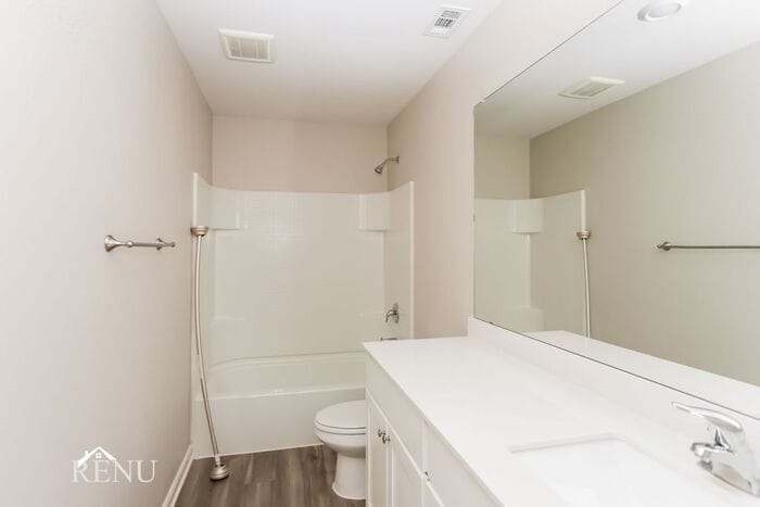 Building Photo - 2022 Delta Downs Dr