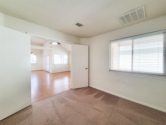 Building Photo - 8611 Pool Creek Dr