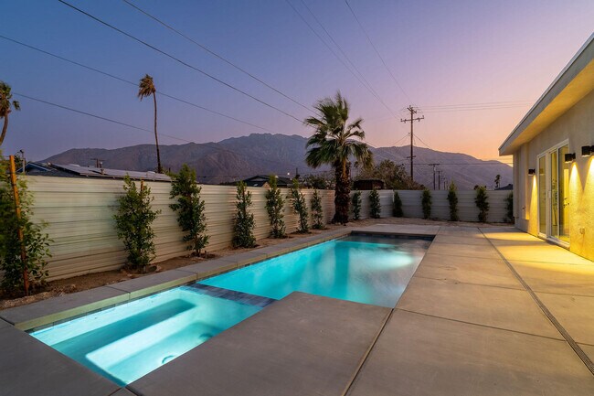 Building Photo - 361 W Sunview Ave