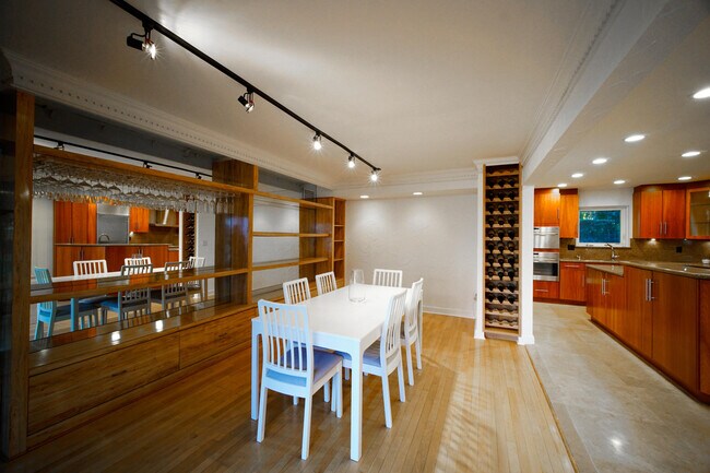 Building Photo - 4000 S Ocean Blvd