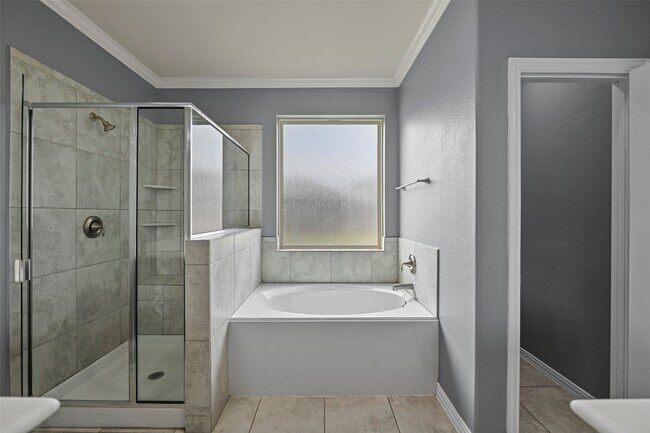 Building Photo - 2411 Lowndes Point