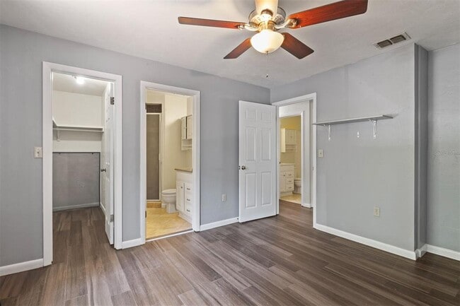 Building Photo - 2635 SW 35th Pl