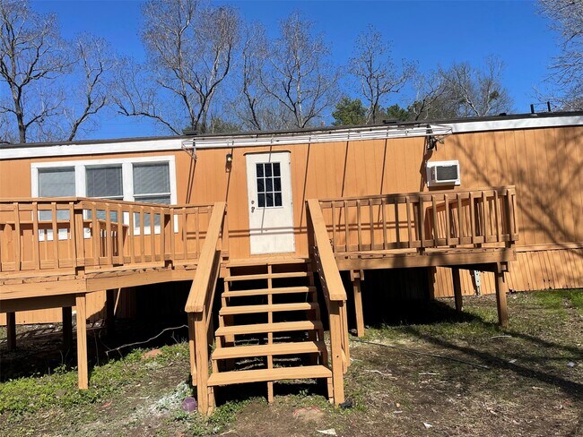 Building Photo - 9677 Longstreet Rd