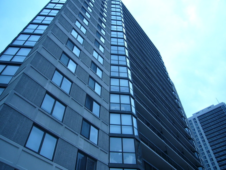 Building Photo - 33 W Delaware Pl