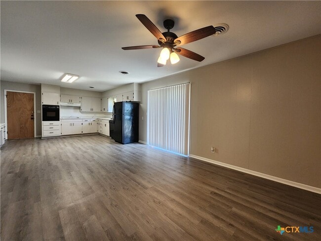 Building Photo - 273 Meadow Ave