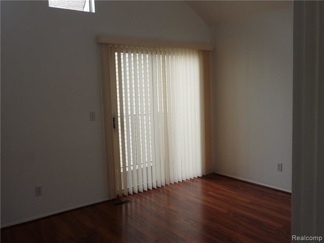 Building Photo - 5711 Fox Hill Dr