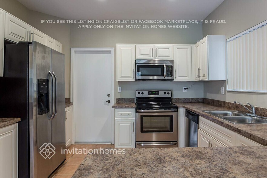 Building Photo - 14438 SW 158th Pl