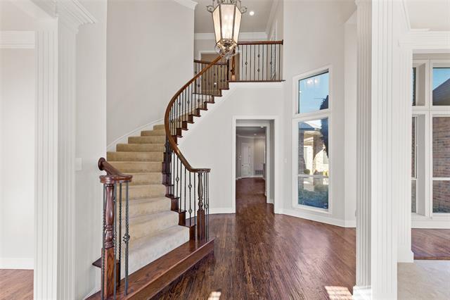 Building Photo - 5276 Longvue Dr