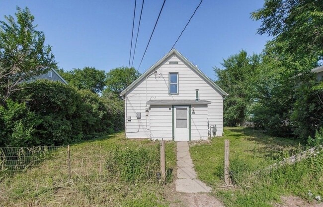 Building Photo - 724 Haines Ave