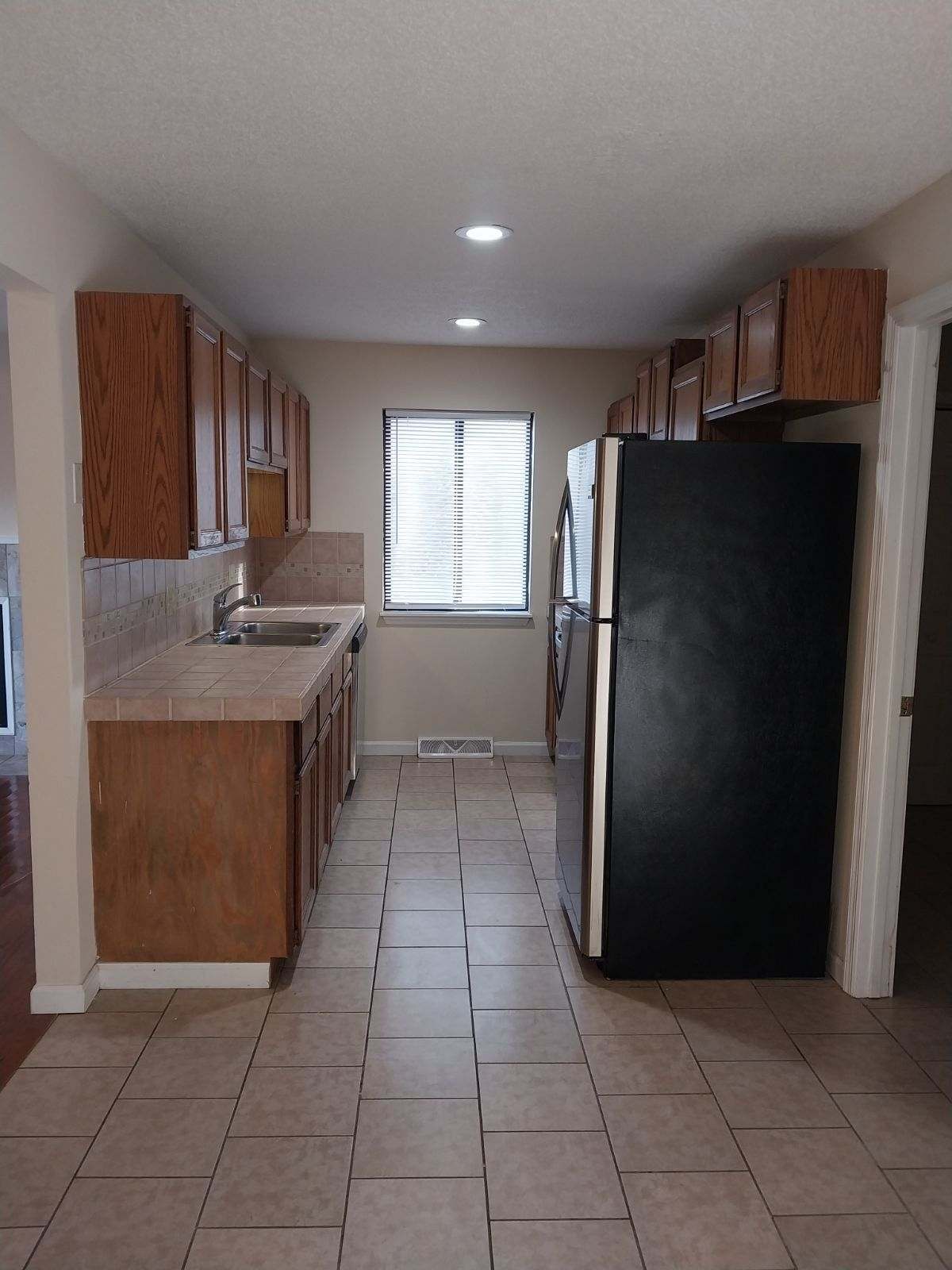 Building Photo - 106 Car Mol Dr