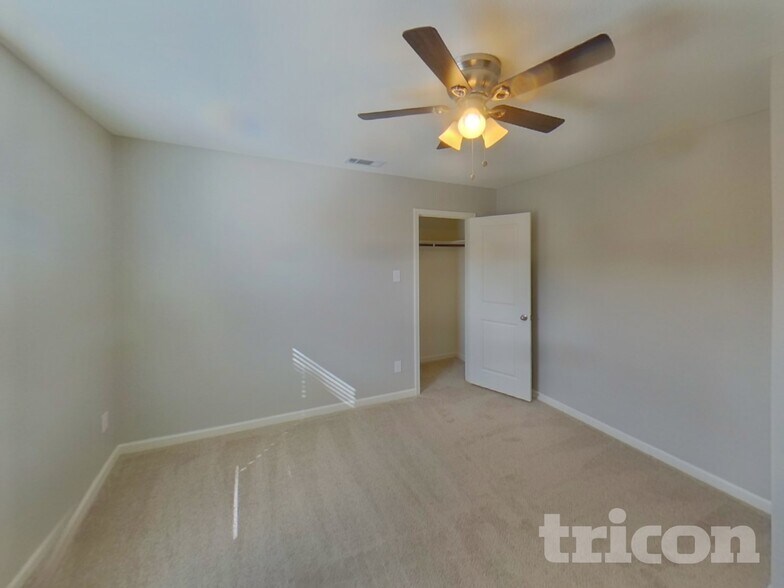 Building Photo - 418 Madison Way