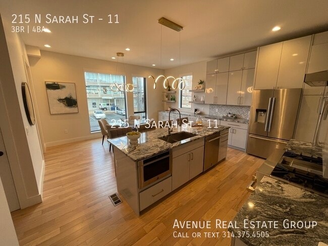 Building Photo - 215 N Sarah St