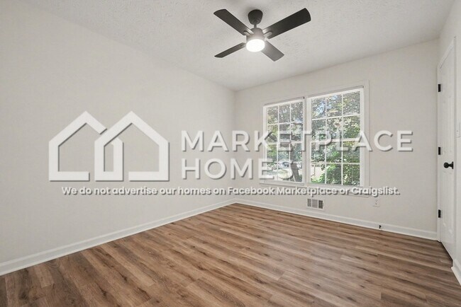 Building Photo - 1025 Walker Pl Dr