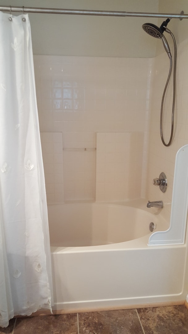 Building Photo - 2 bedroom Condo close to Military Bases and Shore Dr