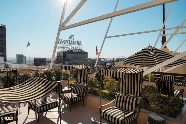 Building Photo - 6253 Hollywood Blvd