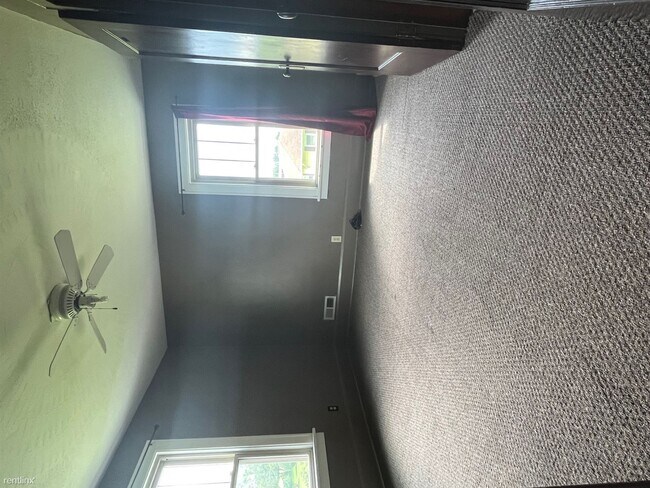 Building Photo - 3 br, 1.5 bath House - 529 Theo Moll Dr