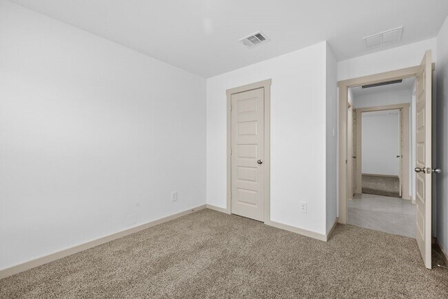 Building Photo - 4903 Pne Hvn Ln