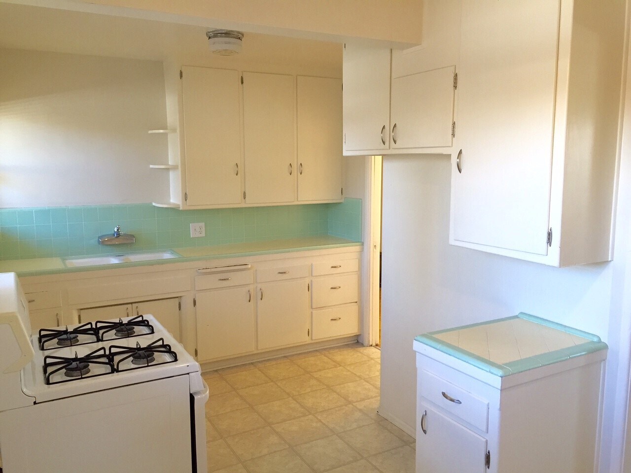 Building Photo - 919 W Huntington Dr