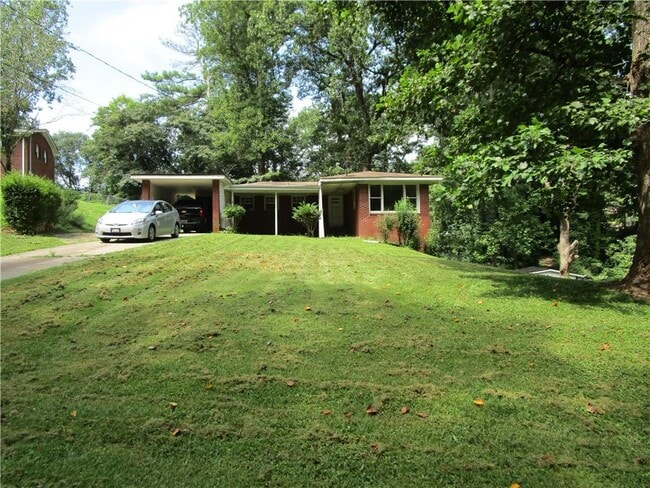 Primary Photo - 1147 Enota Cir NE