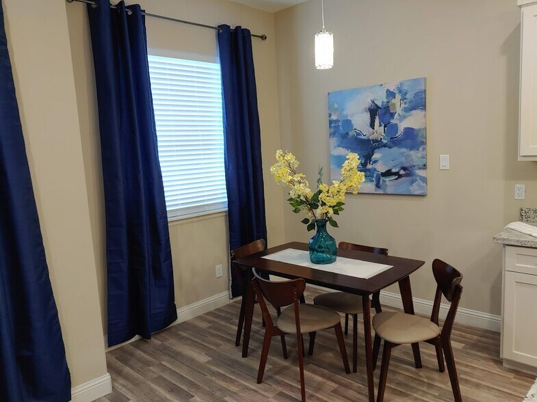 Building Photo - 4926 Weeping Willow Rd