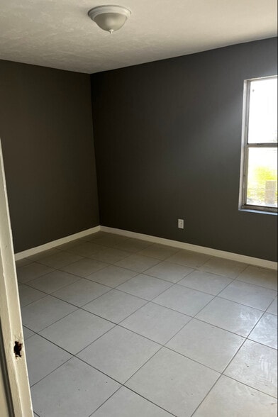 Building Photo - 3758 Minnesota Dr