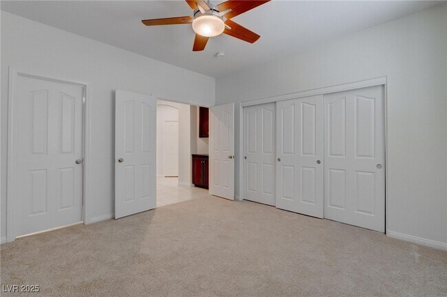 Building Photo - 242 Water Bridge Ct