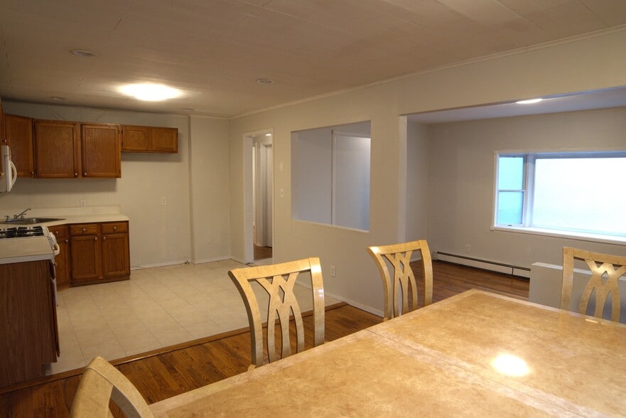 Building Photo - 393 Patton Ave