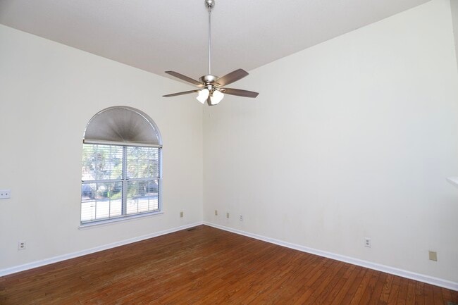 Building Photo - 21 N Trace Ct