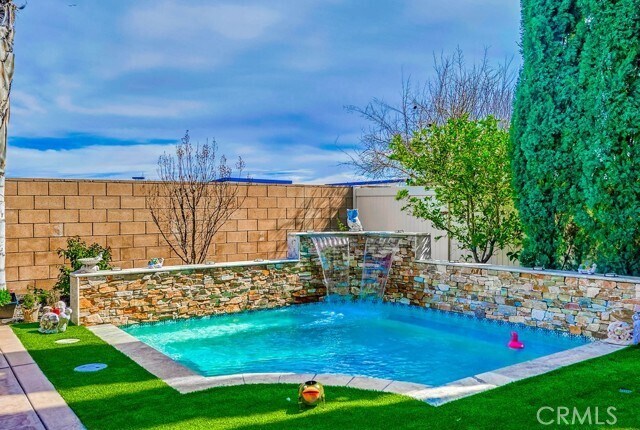 Building Photo - 6850 Lucite Dr