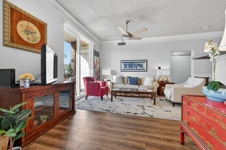 Building Photo - 2080 Shamrock Dr